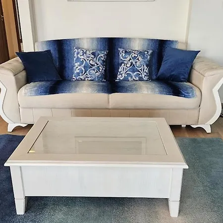 Seaview 2 Bedroom With Swimming Pool & Pkg דירה