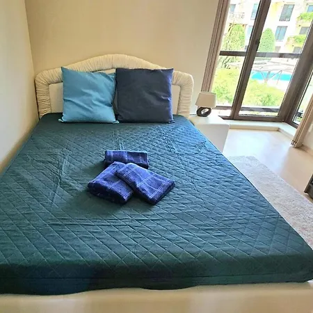 Seaview 2 Bedroom With Swimming Pool & Pkg
