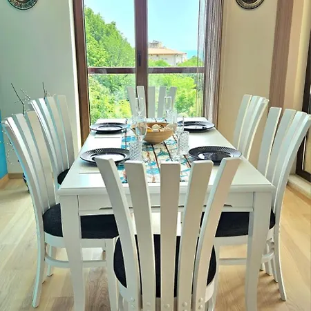 Seaview 2 Bedroom With Swimming Pool & Pkg *