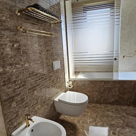 Seaview 2 Bedroom With Swimming Pool & Pkg דירה
