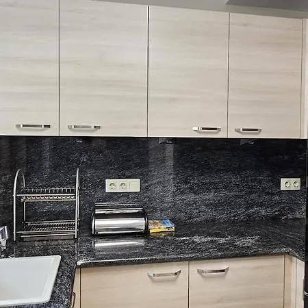 Seaview 2 Bedroom With Swimming Pool & Pkg