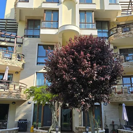 Apartment Seaview 2 Bedroom With Swimming Pool & Pkg